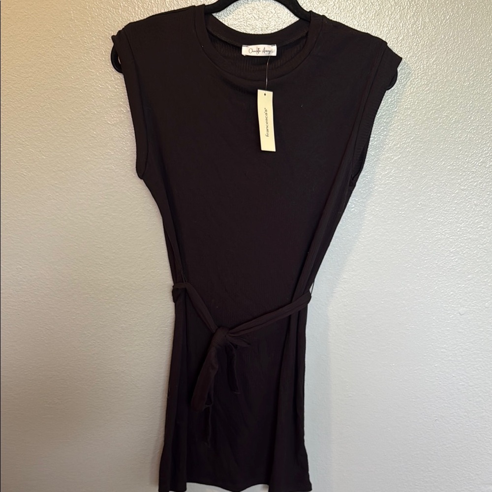 Charlotte Avery M ribbed Black Sleeveless Belted Dress